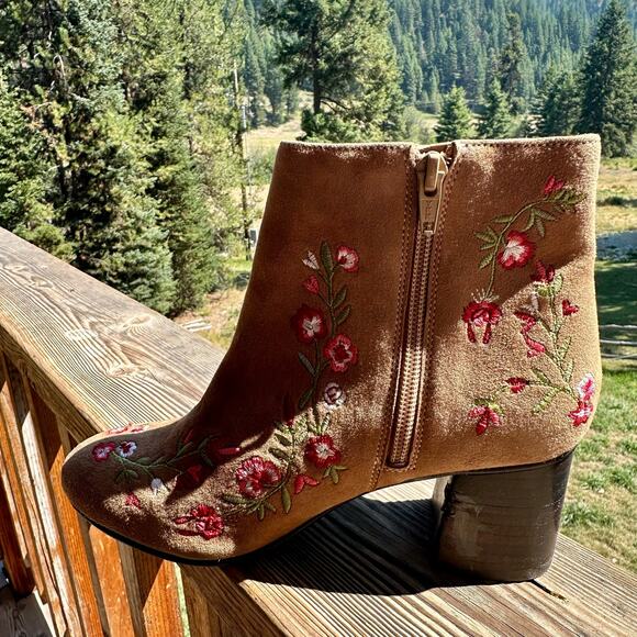 Embroidered Floral Block Heel Booties Womens SZ 5/36 Boho Western Fairy Artisan - Picture 4 of 13